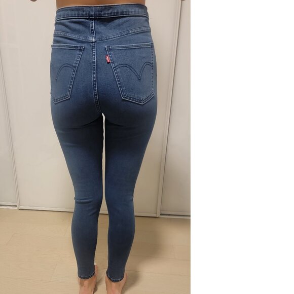 Levi's Runaround Super Skinny Jeans - Picture 2 of 3